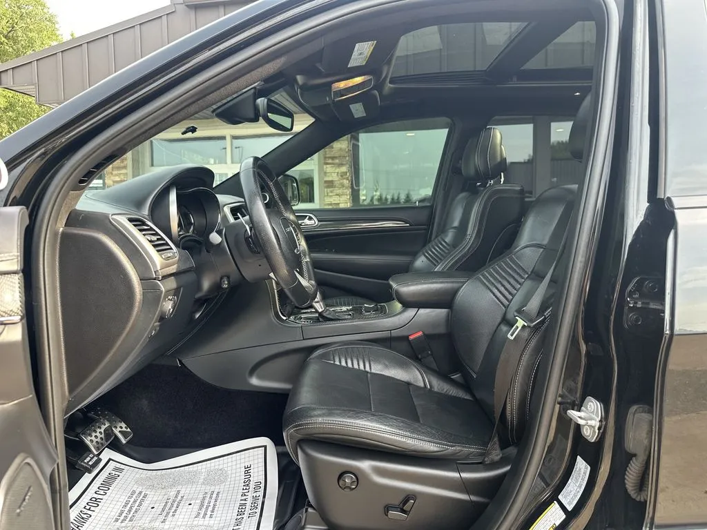 Jeep Grand Cherokee photo 3