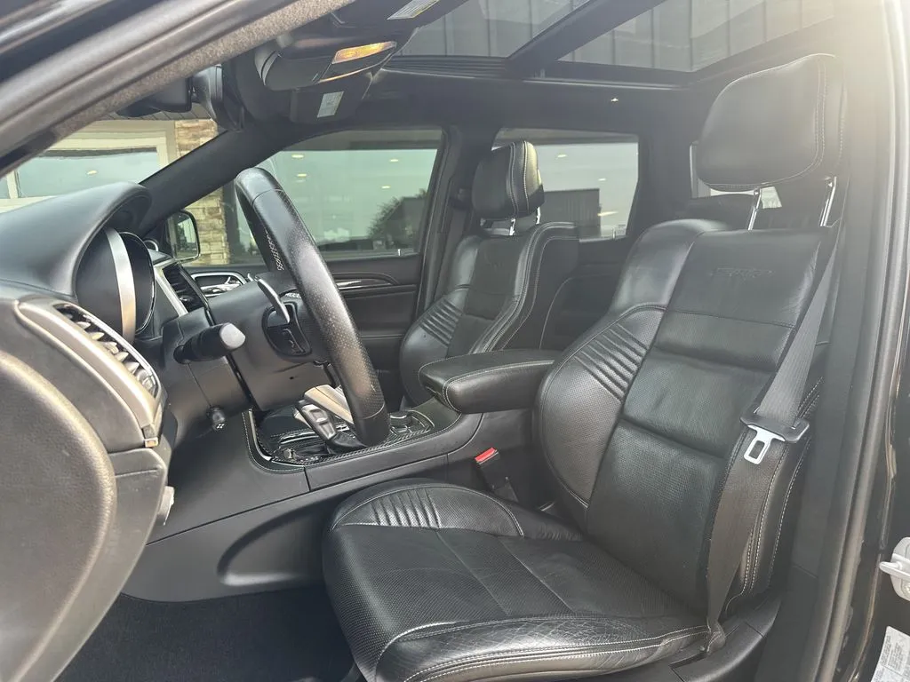 Jeep Grand Cherokee photo 17
