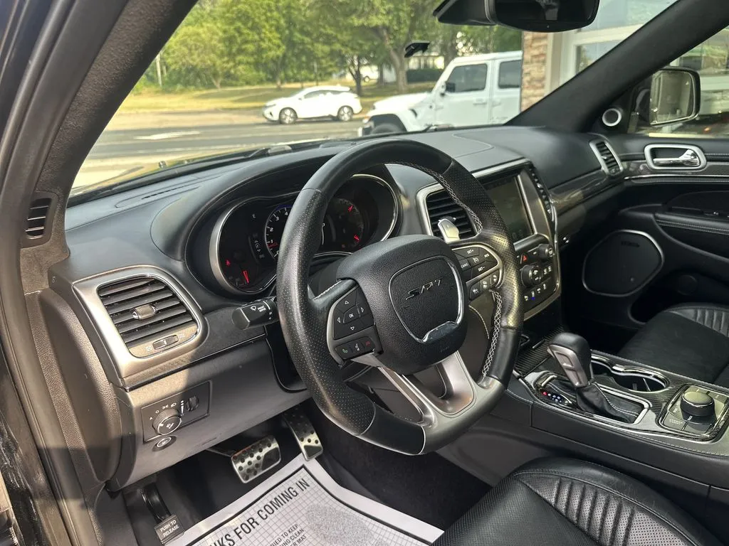 Jeep Grand Cherokee photo 6