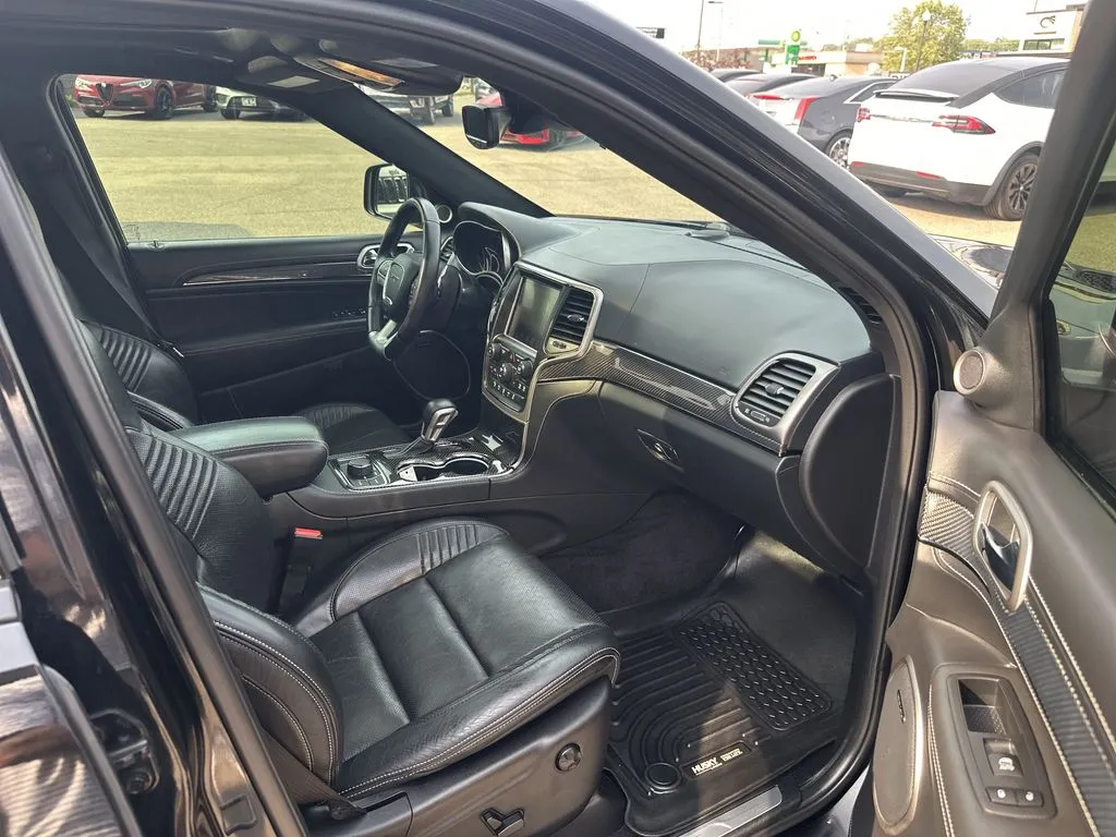 Jeep Grand Cherokee photo 22