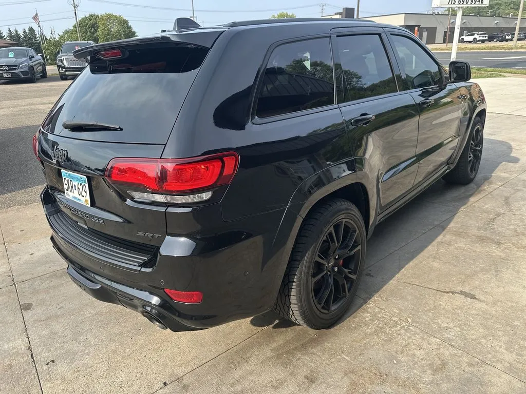 Jeep Grand Cherokee photo 2