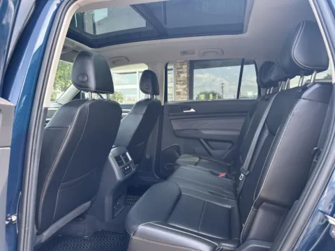More photos of 2022 Volkswagen Atlas 2.0T SE w/Technology at River Falls Sales and Sport, WI