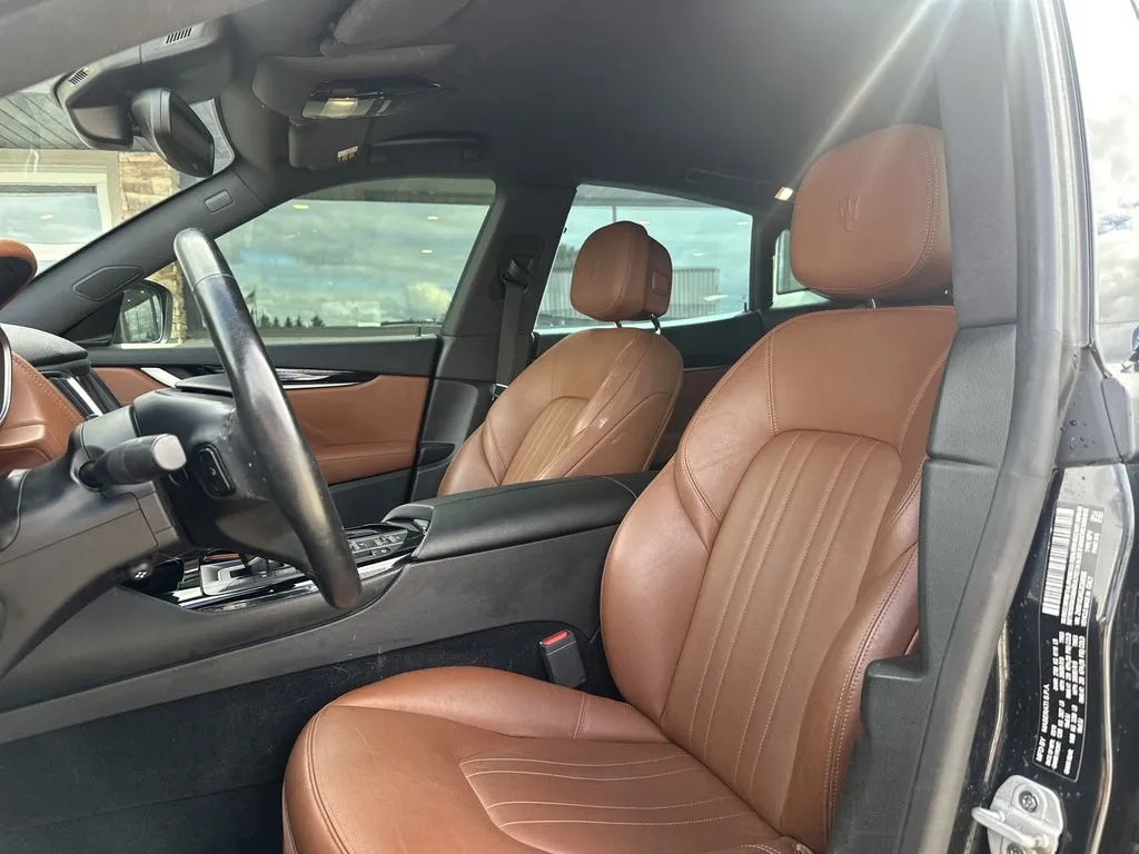 Maserati Levante photo 15