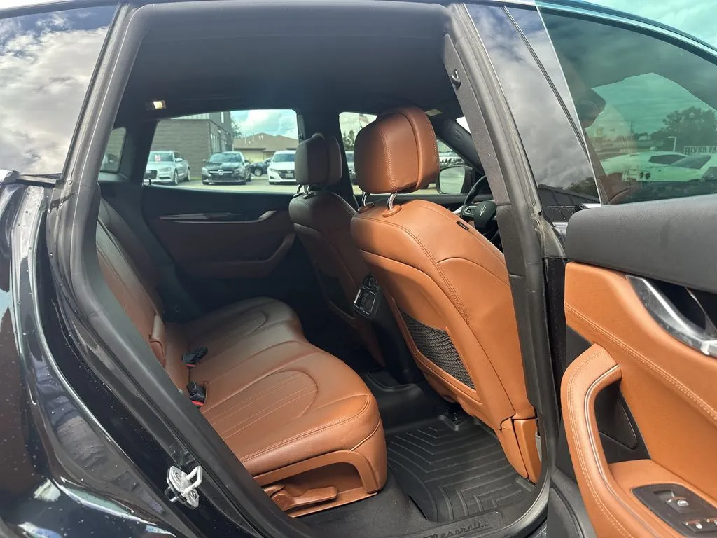 Maserati Levante photo 21