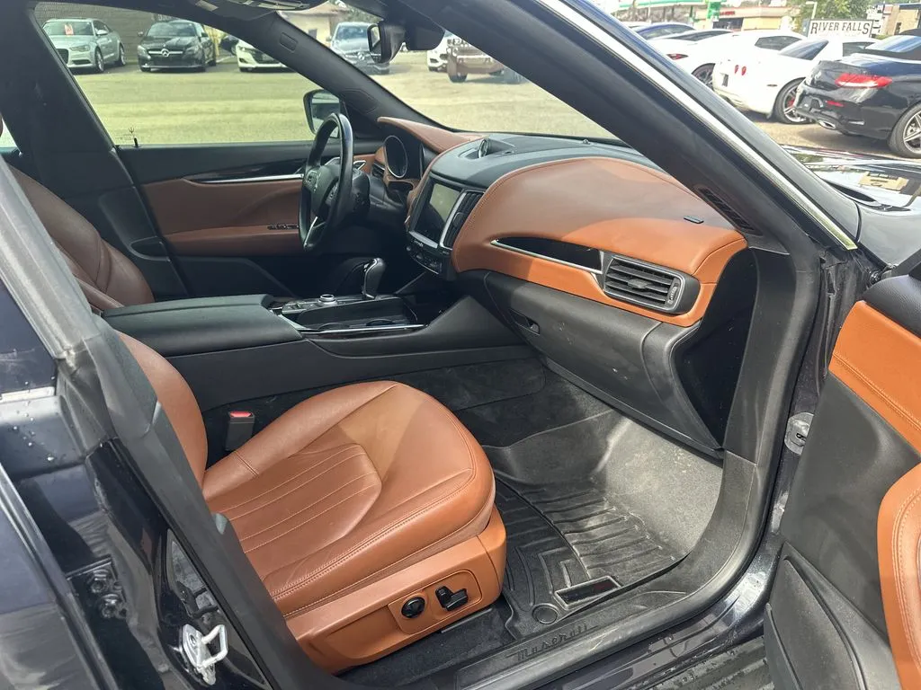 Maserati Levante photo 20