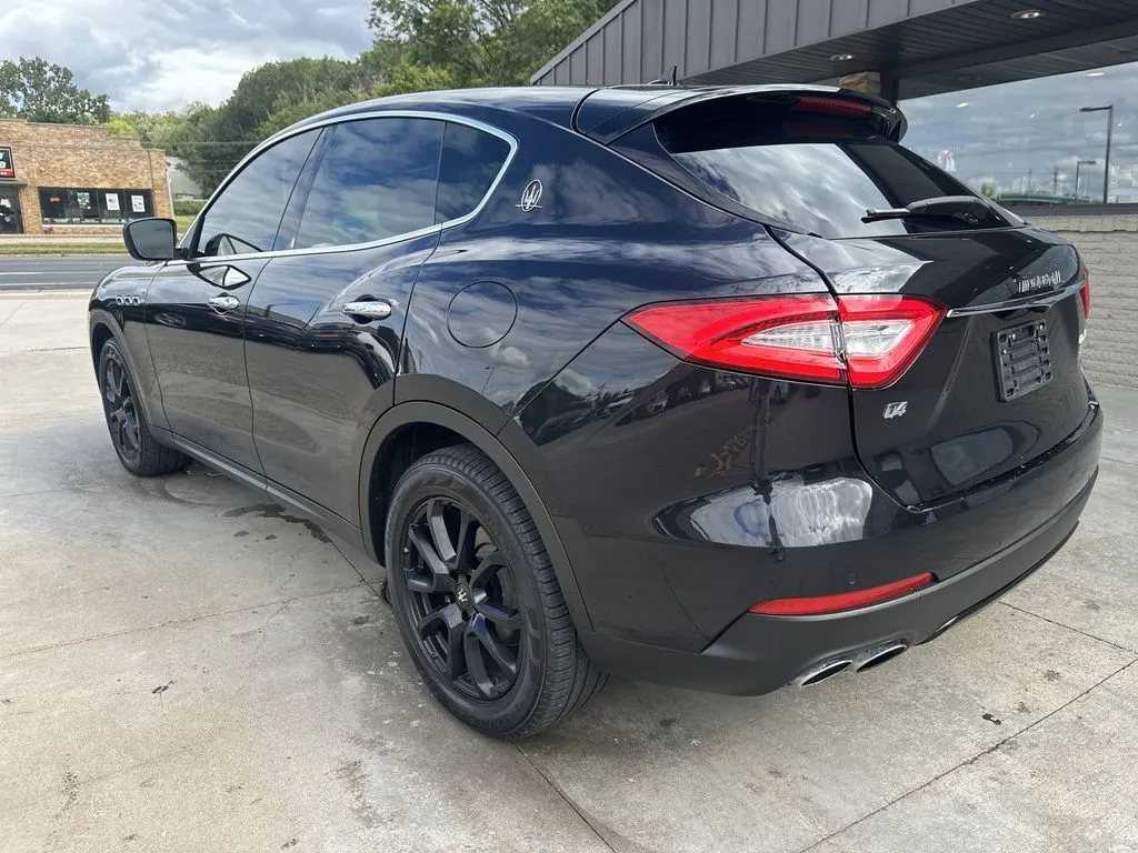 Maserati Levante photo 23