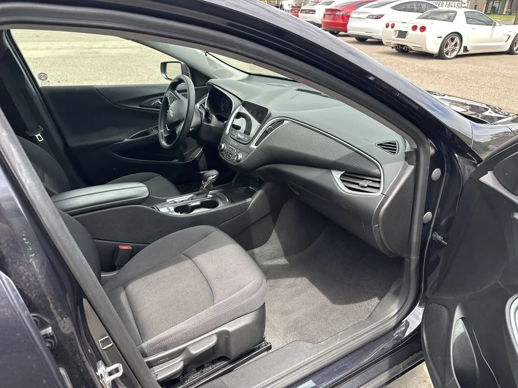 Chevrolet Malibu photo 19