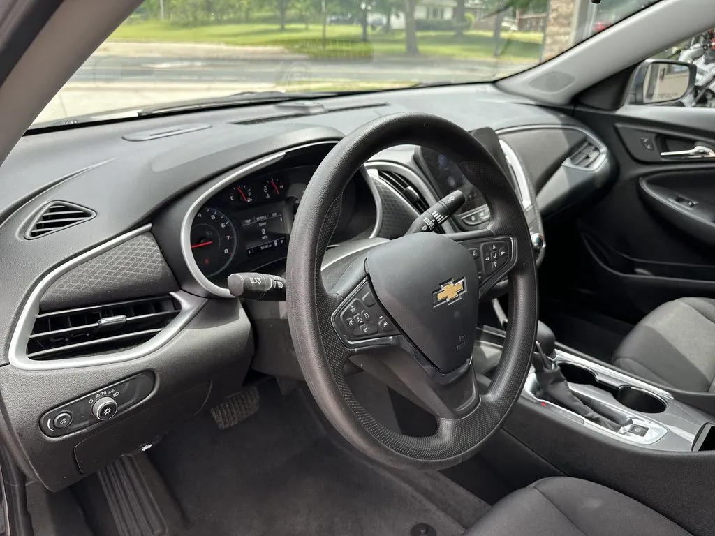 Chevrolet Malibu photo 6
