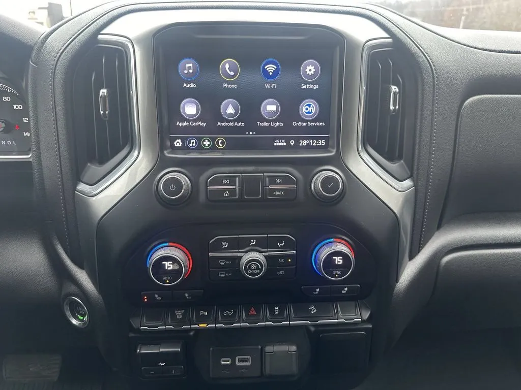 Chevrolet 3500HD photo 8