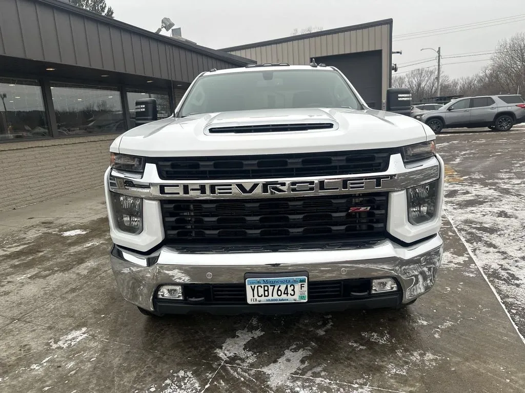 Chevrolet 3500HD photo 19
