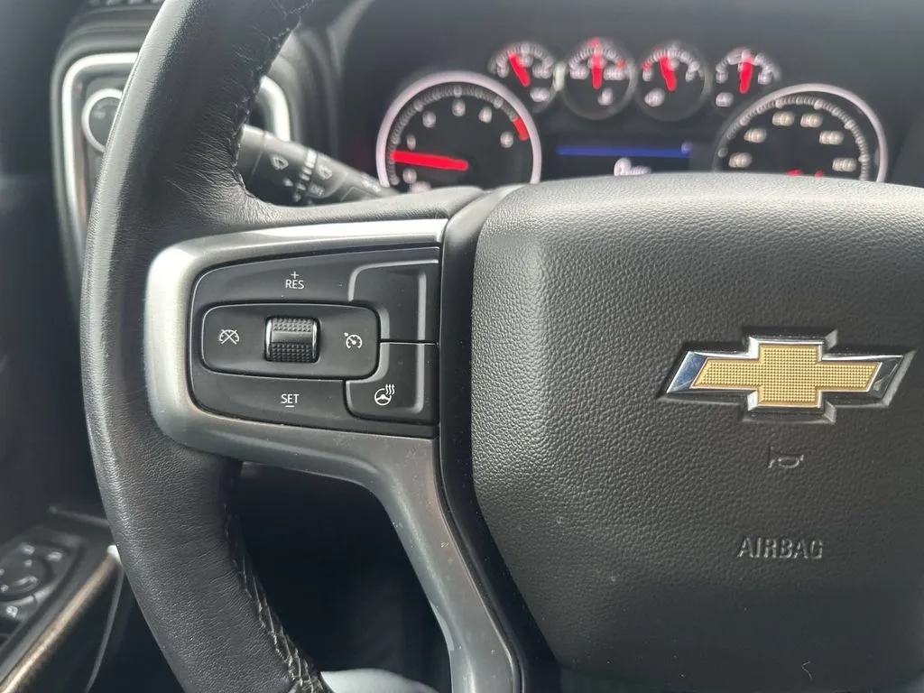Chevrolet 3500HD photo 11