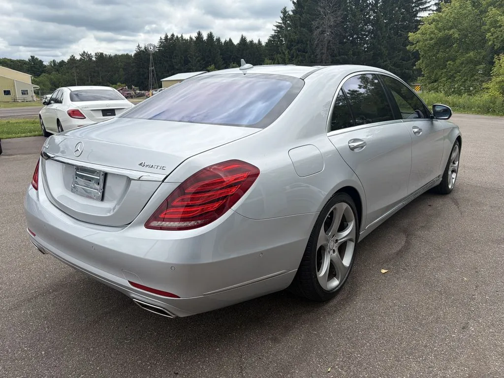 Mercedes-Benz S-Class photo 6