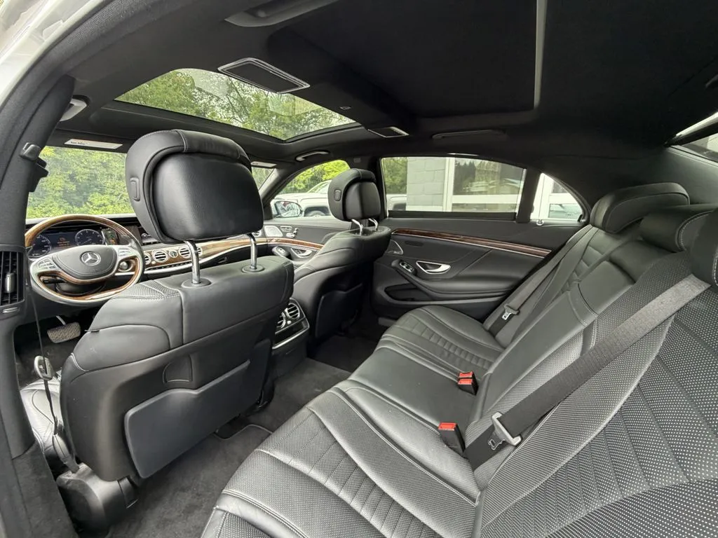 Mercedes-Benz S-Class photo 12
