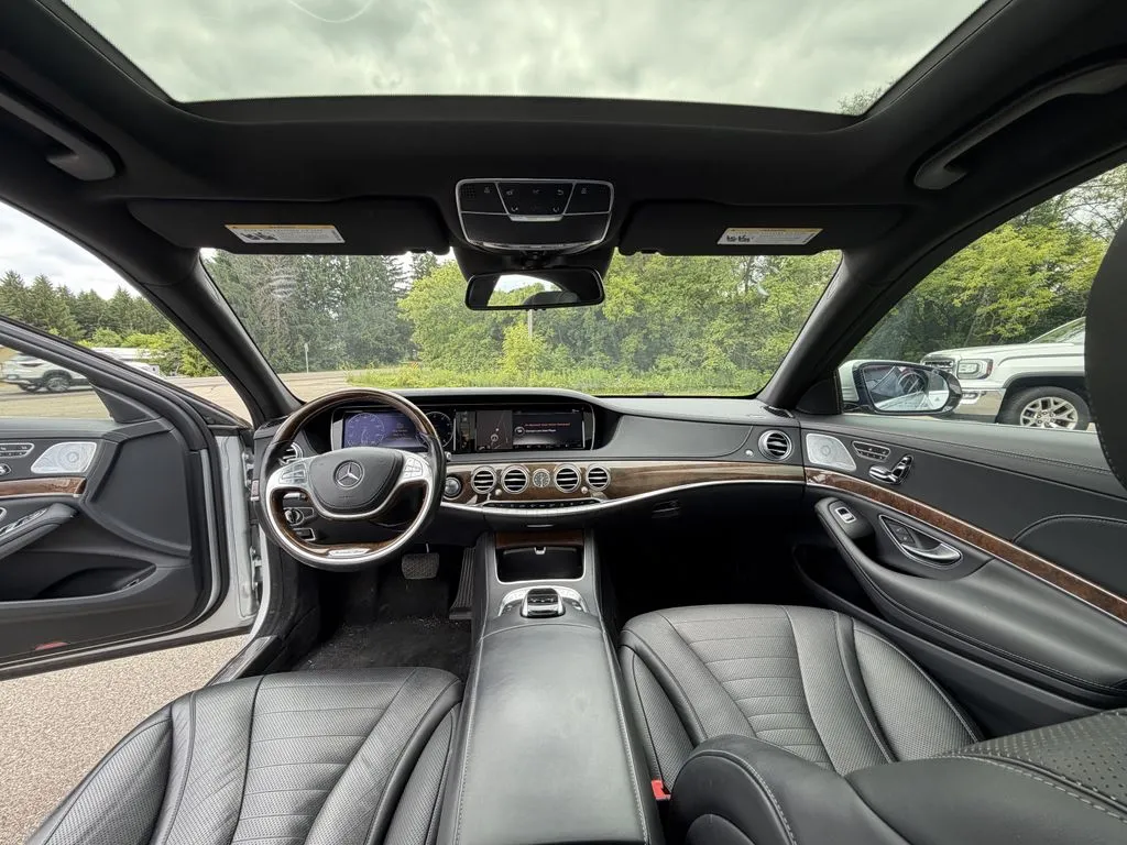 Mercedes-Benz S-Class photo 17