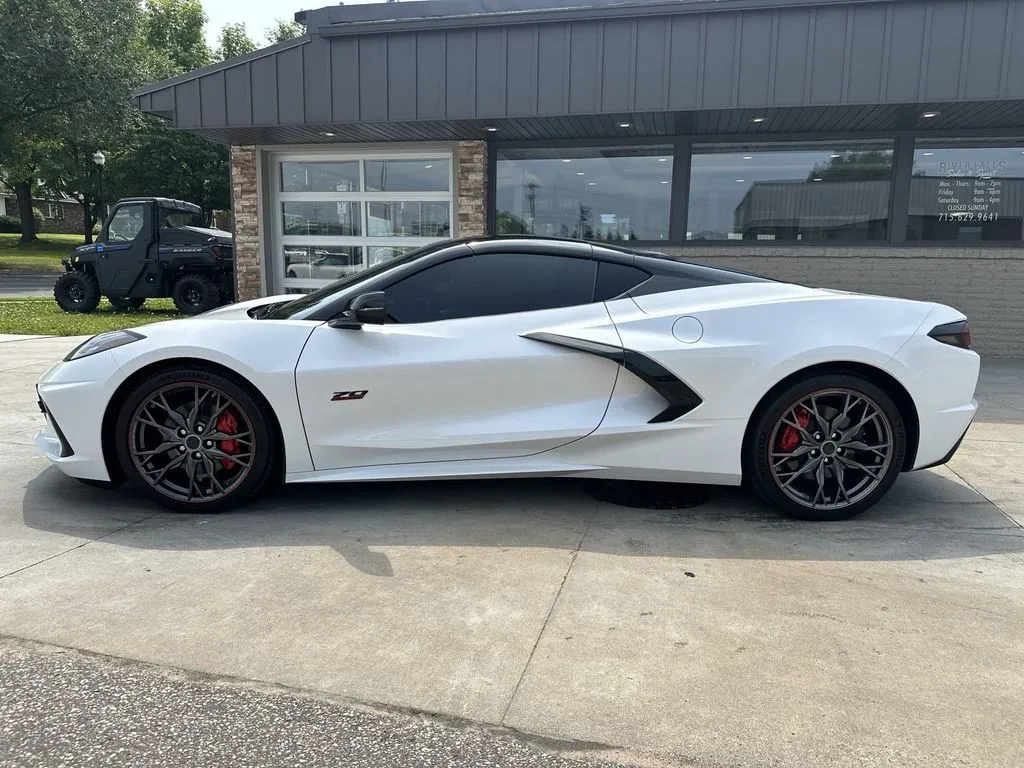 Chevrolet Corvette photo 17