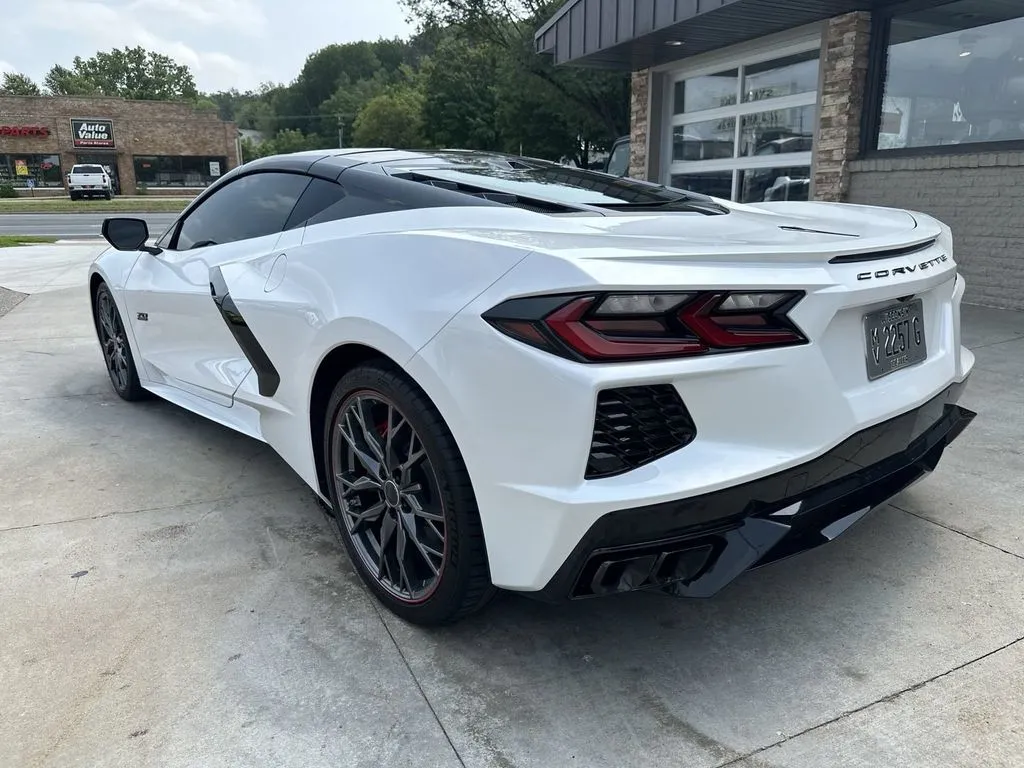 Chevrolet Corvette photo 27