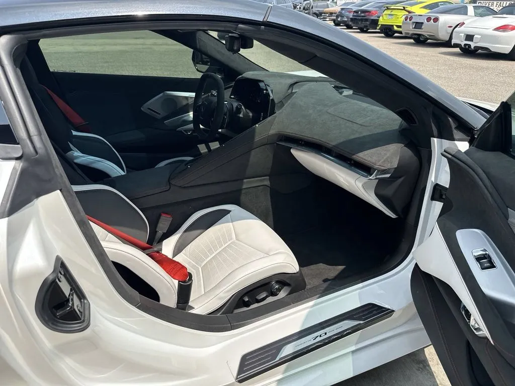 Chevrolet Corvette photo 22