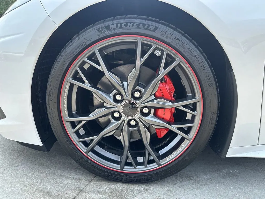 Chevrolet Corvette photo 19