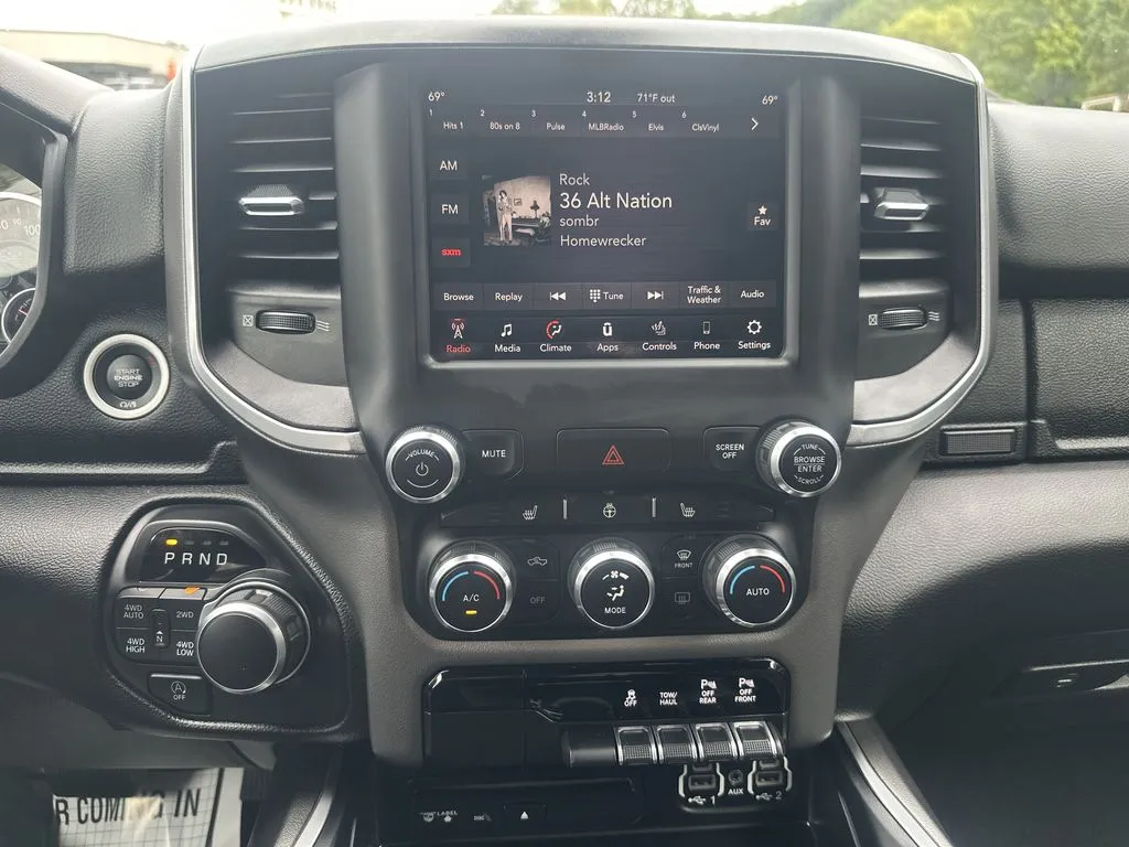 Ram 1500 photo 8
