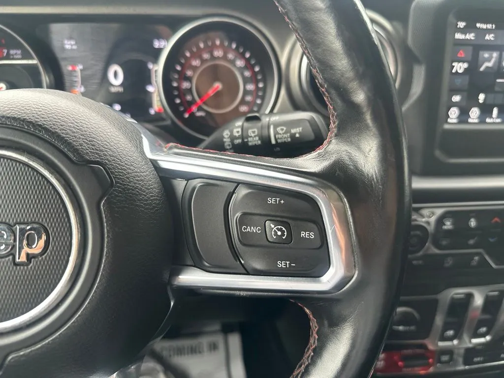 Jeep Wrangler photo 9