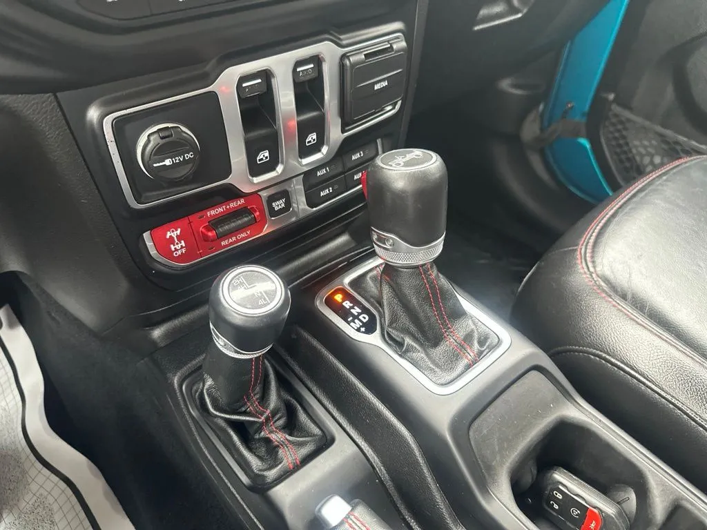 Jeep Wrangler photo 8