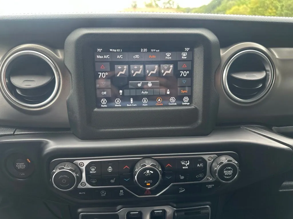 Jeep Wrangler photo 7