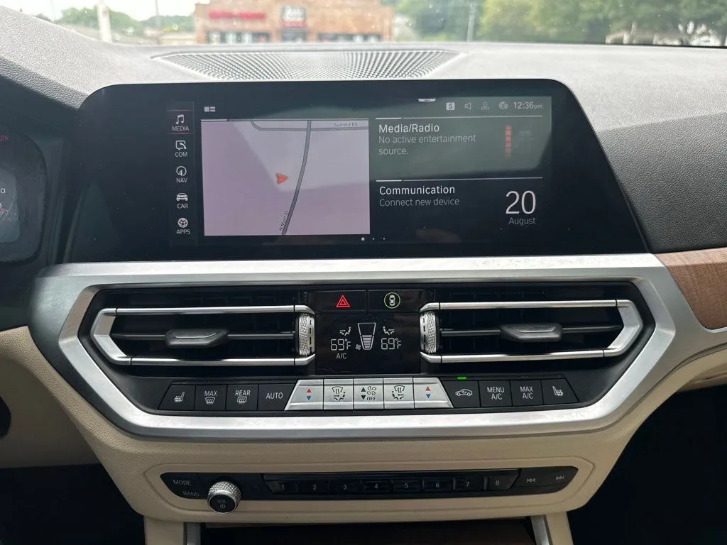 BMW 3 Series photo 8