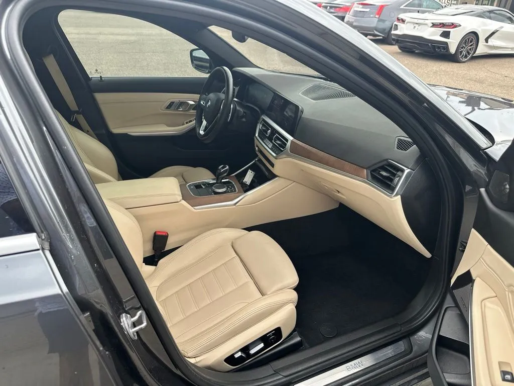 BMW 3 Series photo 20