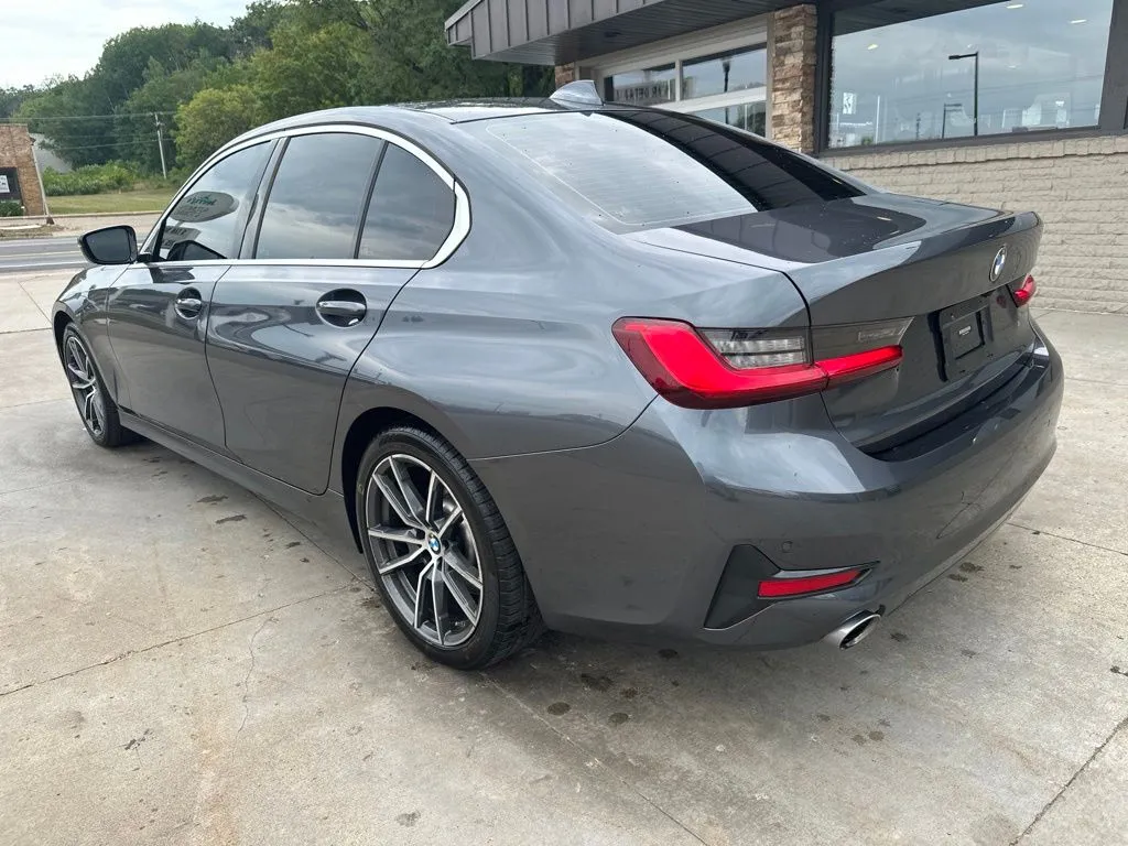 BMW 3 Series photo 24