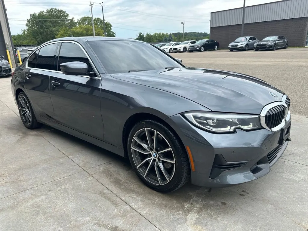 BMW 3 Series photo 19