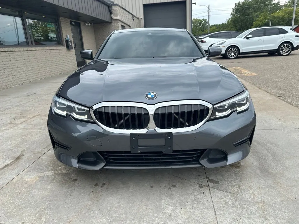 BMW 3 Series photo 18