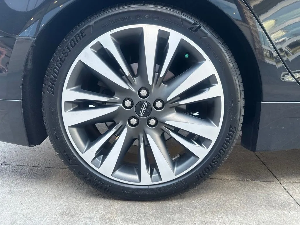 Lincoln MKZ photo 22