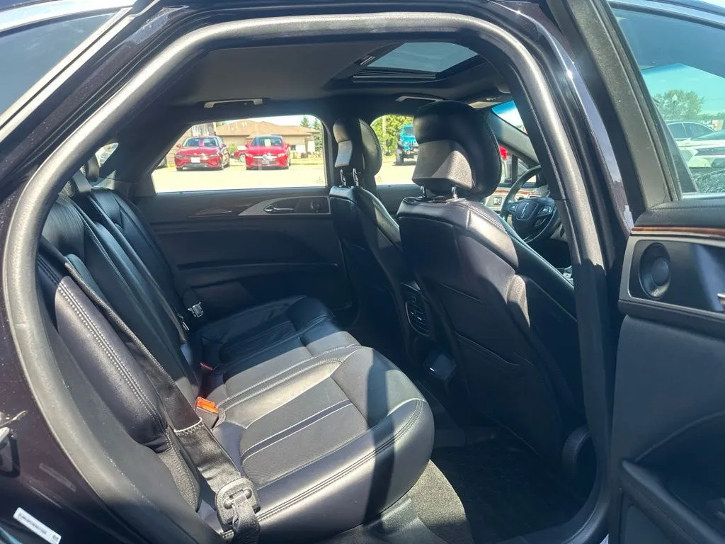 Lincoln MKZ photo 20
