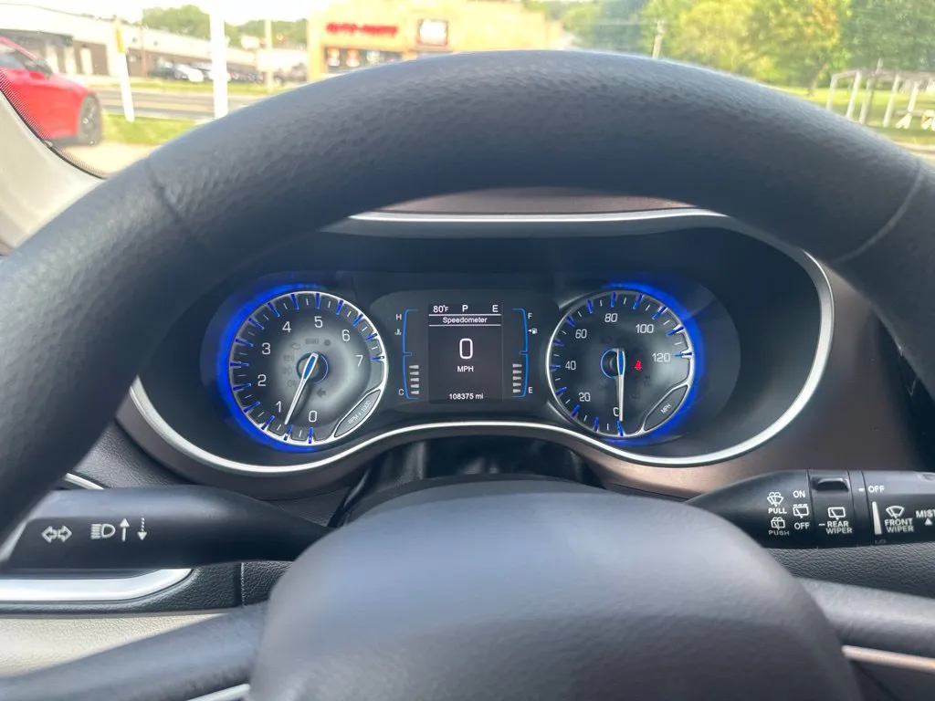 Chrysler Pacifica photo 7