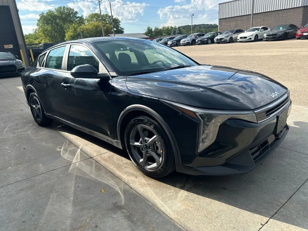 Kia K4 photo 18