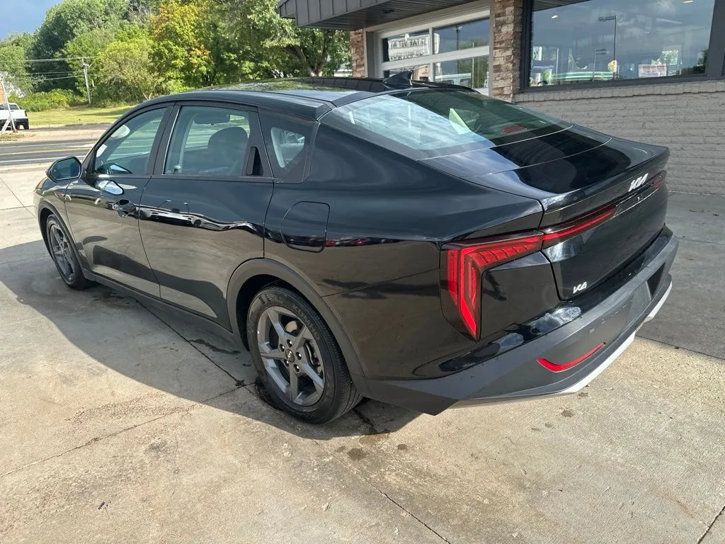 Kia K4 photo 24