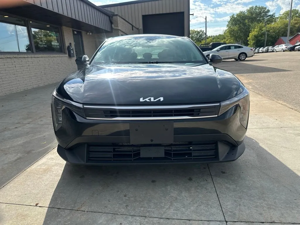 Kia K4 photo 17