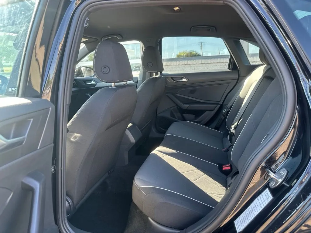 Volkswagen Jetta photo 4