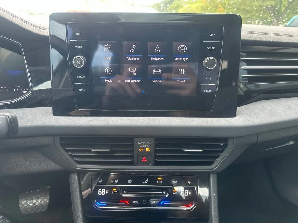 Volkswagen Jetta photo 8