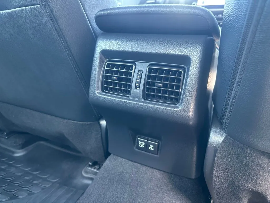 Toyota Camry photo 22