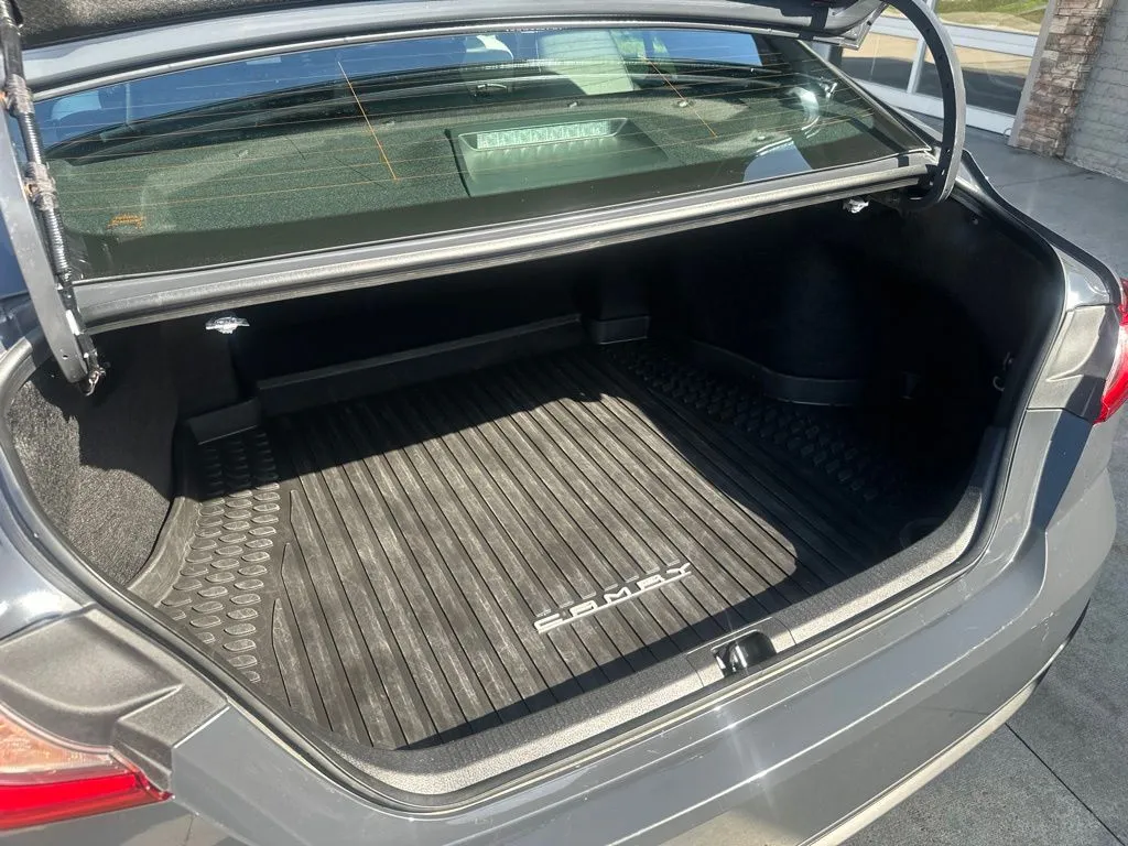 Toyota Camry photo 25