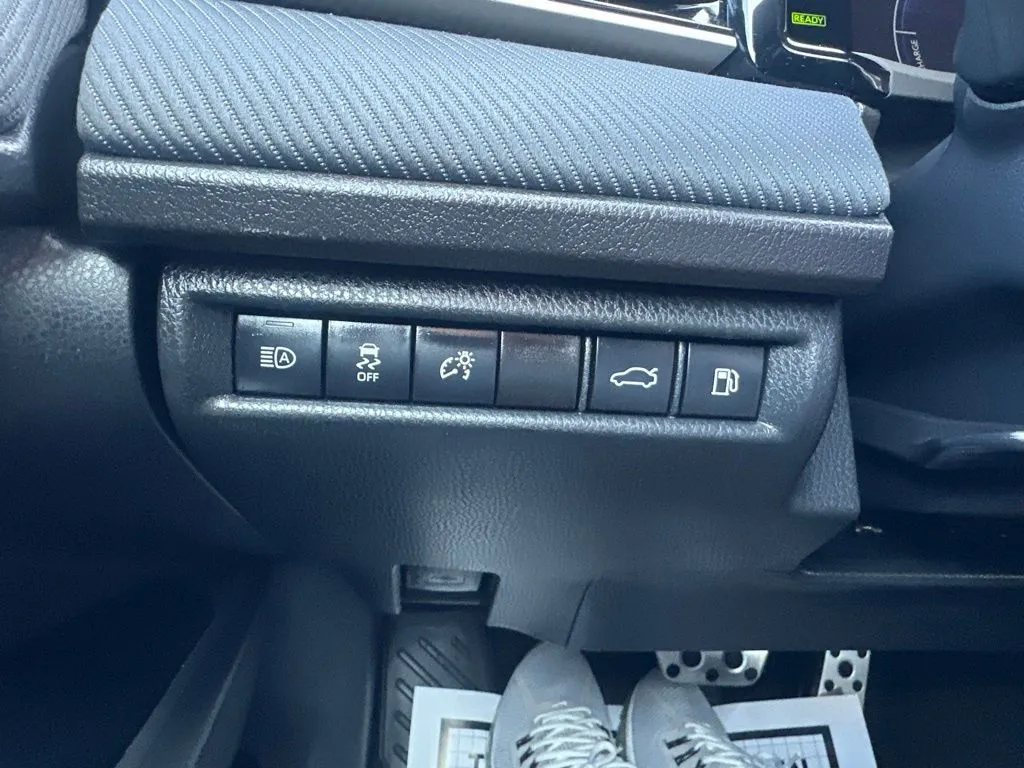 Toyota Camry photo 12