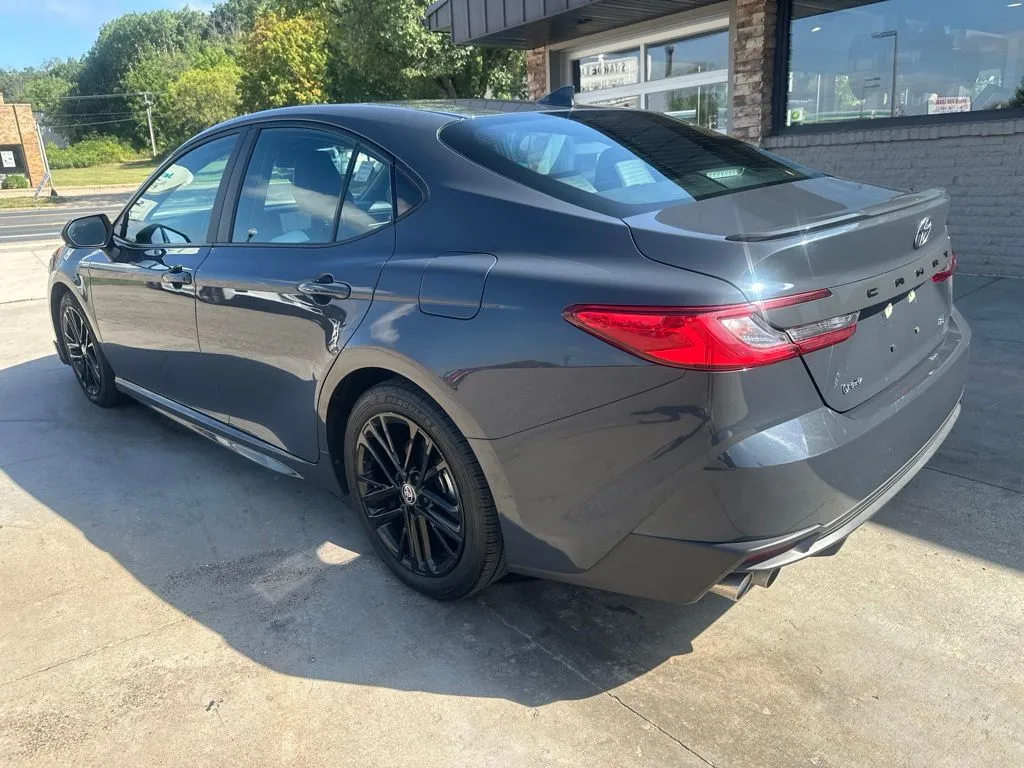 Toyota Camry photo 24