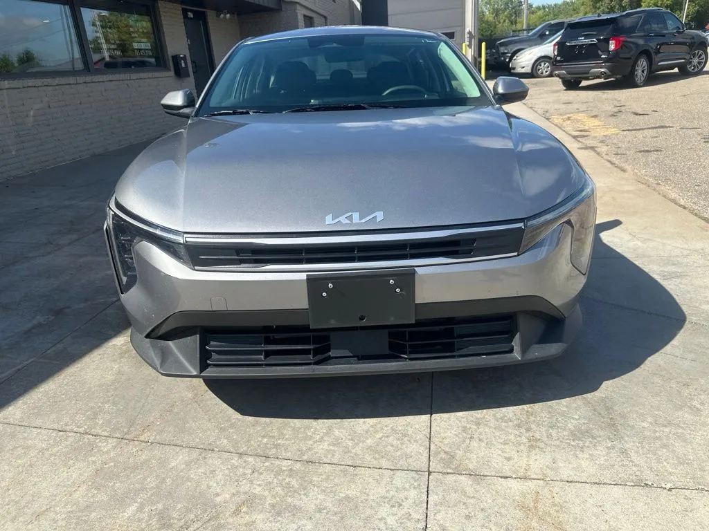 Kia K4 photo 18