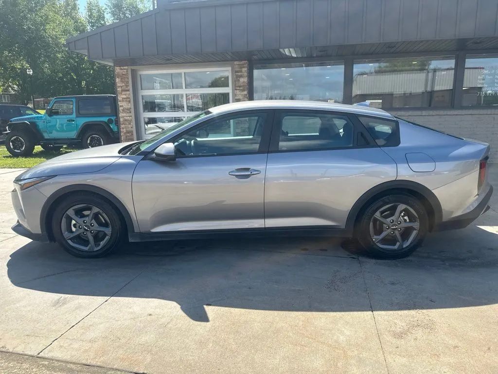 Kia K4 photo 16