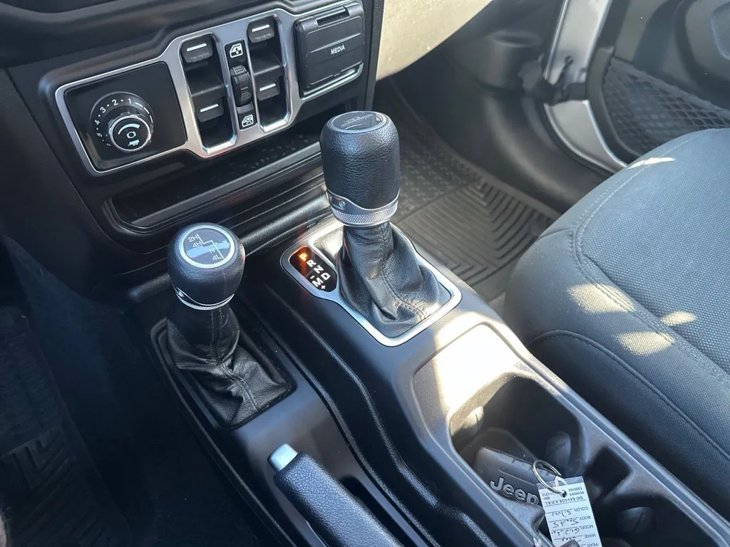 Jeep Gladiator photo 9
