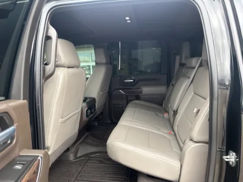 More photos of 2022 GMC Sierra 2500 HD SLT at River Falls Sales and Sport, WI