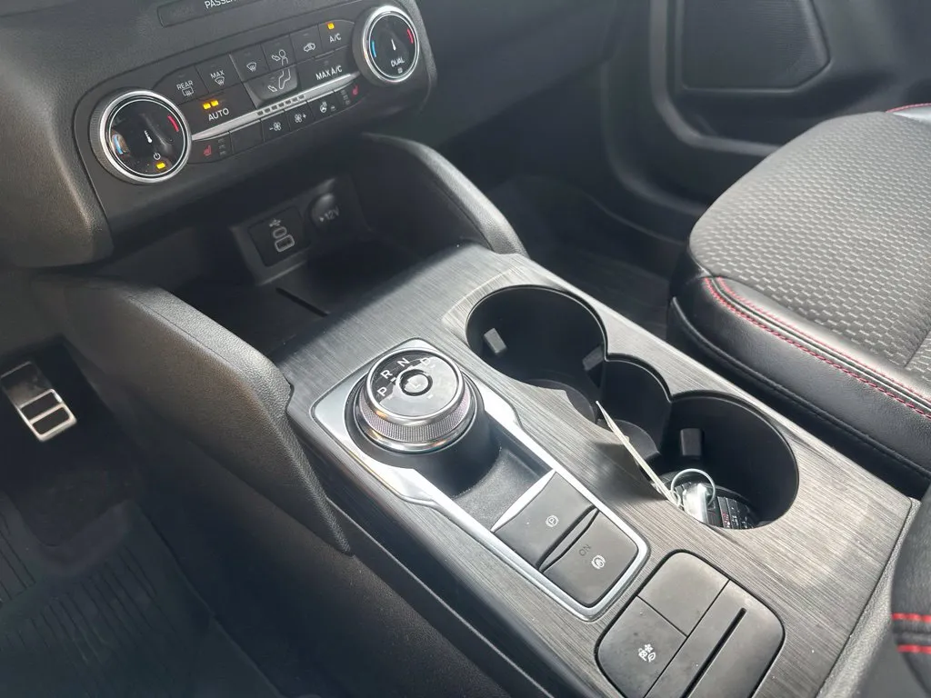 Ford Escape photo 10