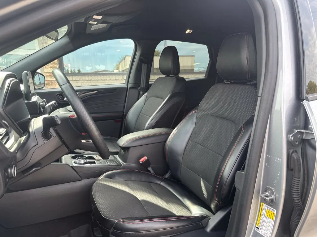 Ford Escape photo 16