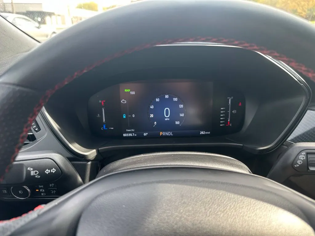 Ford Escape photo 8